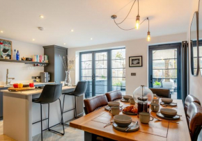Thorncliffe Mews